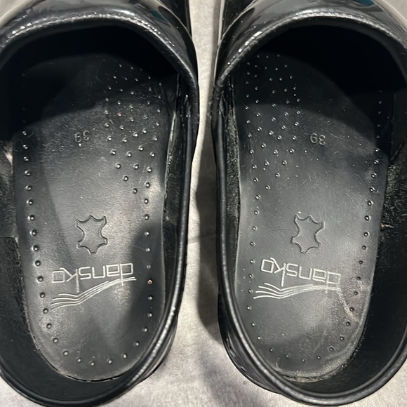 Dansko Patent Leather Black Clogs Size 39 - Picture 8 of 10